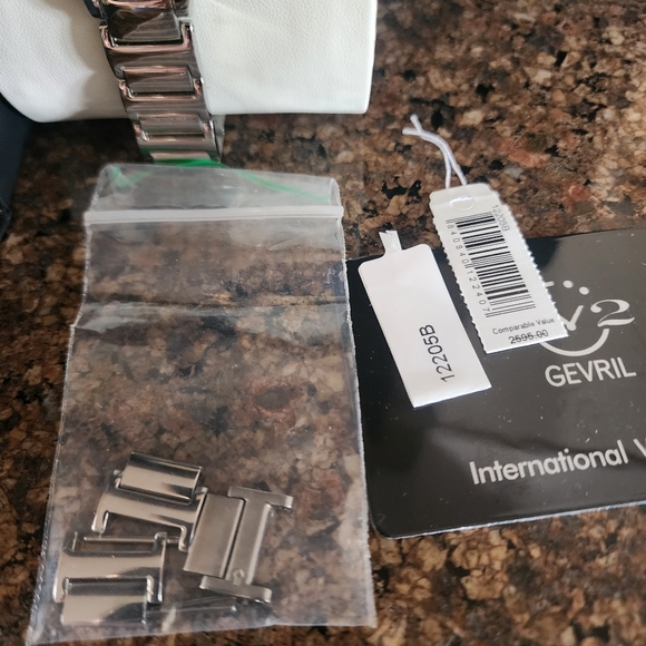 GV2 Woman's Rome Diamond & Silver Stainless Steal Watch - Picture 2 of 7